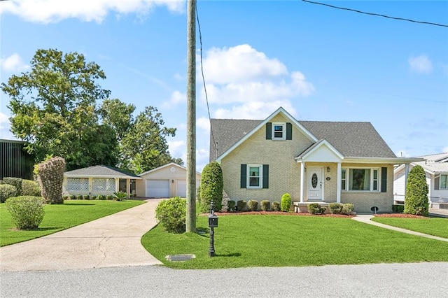 view of front of house featuring a front yard