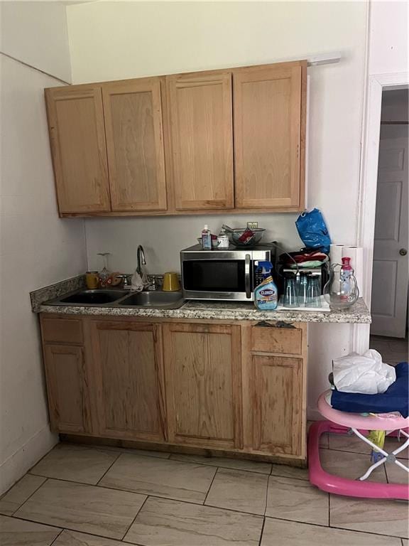 kitchen featuring sink