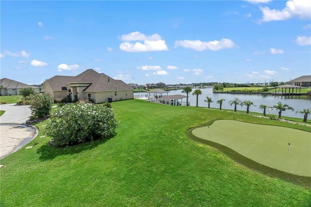 view of yard featuring a water view