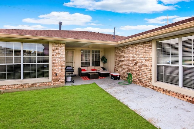 exterior space featuring an outdoor hangout area