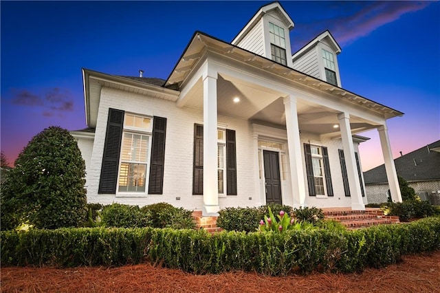 view of front facade featuring a porch