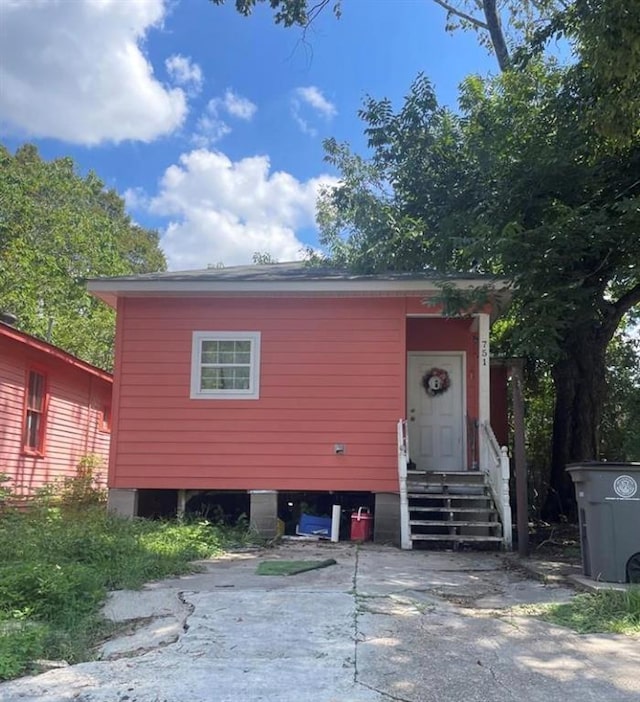 view of front of property