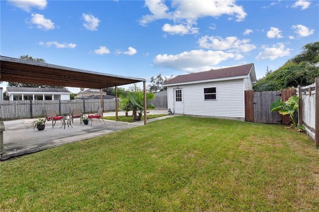 view of yard featuring a patio area