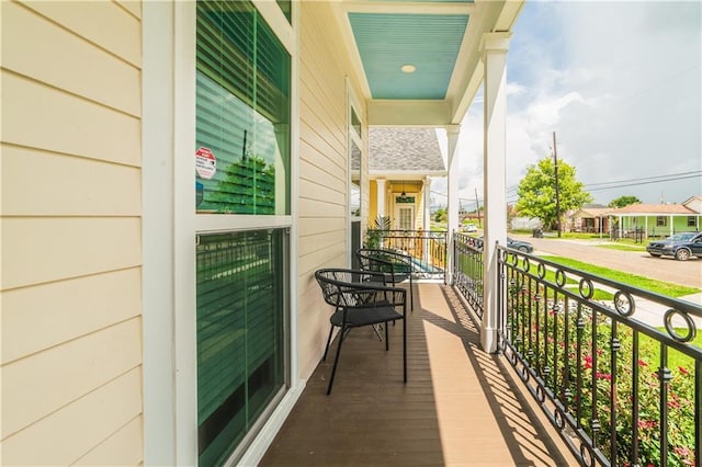 9002 Colapissa St, New Orleans, LA 70118 - view of porch