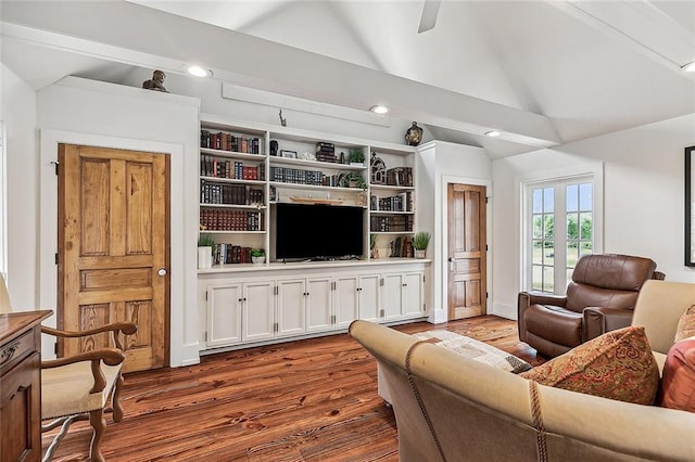 living area with lofted ceiling, wood finished floors, a ceiling fan, and recessed lighting