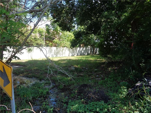 Listing photo 2 for 1938 Pelopidas St, New Orleans LA 70122