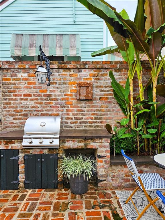 view of patio / terrace with area for grilling and grilling area