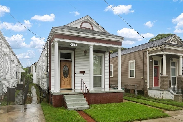 view of front of house with a front yard