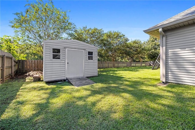 view of yard with a shed