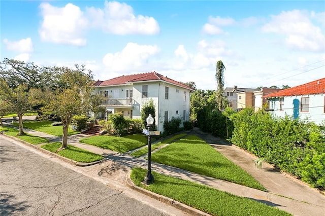 view of front of property with a front yard