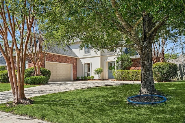 view of front of home featuring a front yard