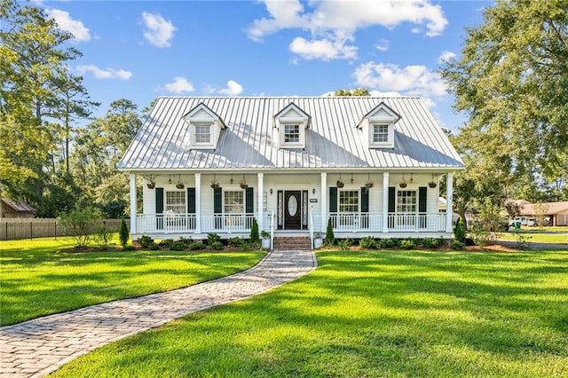 view of front facade featuring a front lawn and a porch