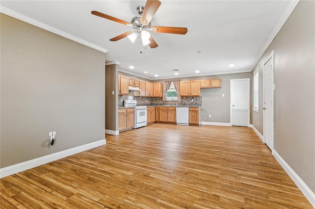 kitchen with decorative backsplash, ceiling fan, light wood-type flooring, ornamental molding, and white appliances