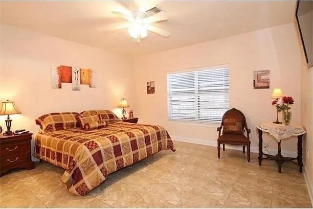 bedroom with ceiling fan