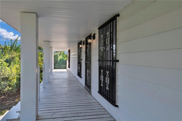 view of patio / terrace with covered porch