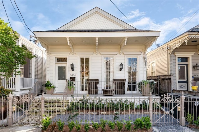 view of front of property with covered porch