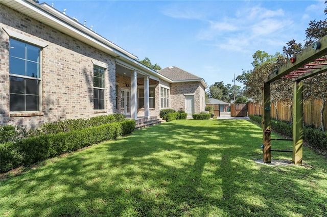 view of yard featuring a patio