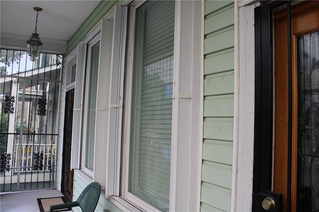 balcony featuring covered porch