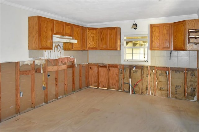 kitchen featuring ornamental molding