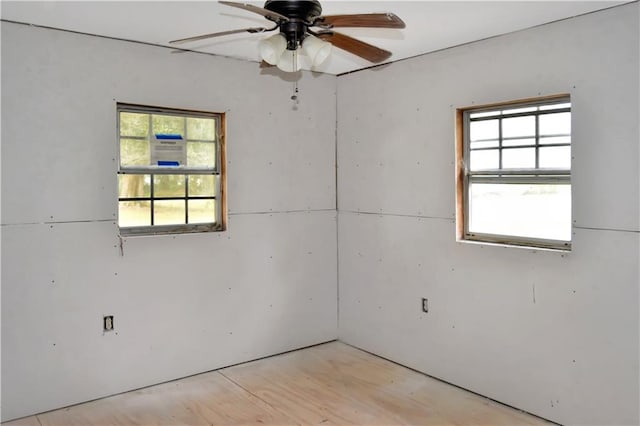 spare room featuring ceiling fan