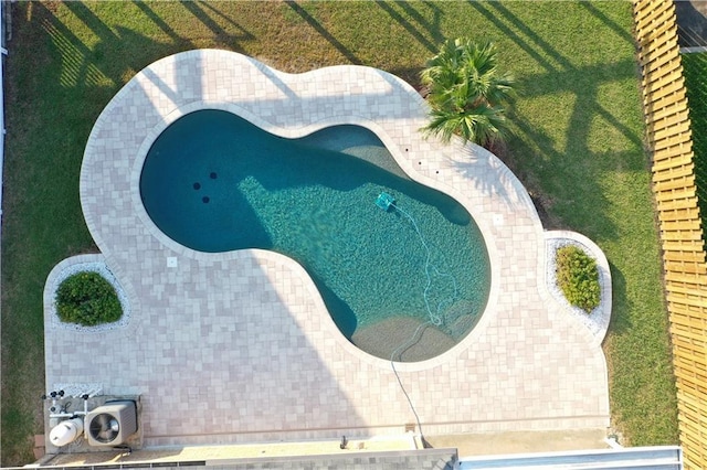 view of swimming pool