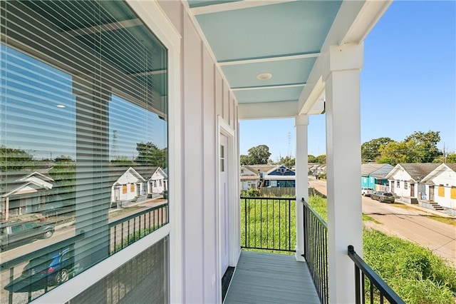 balcony featuring covered porch