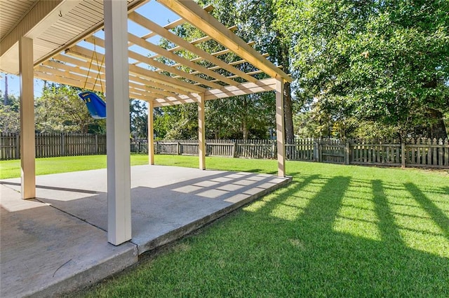 view of yard featuring a patio and a pergola