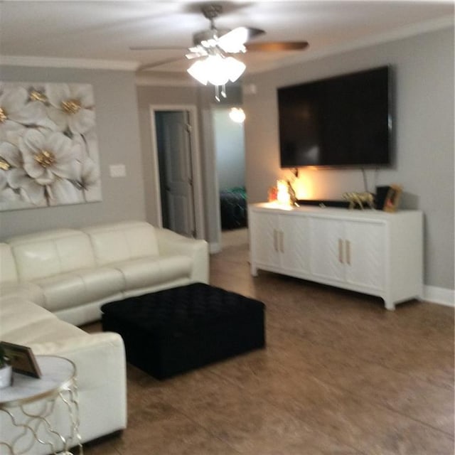 170 Becs Pl, Braithwaite, LA 70040 - living room with crown molding