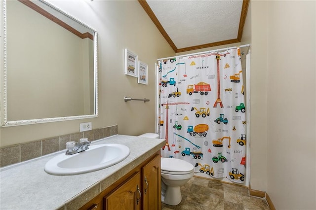 bathroom featuring vanity, ornamental molding, a textured ceiling, a shower with curtain, and toilet