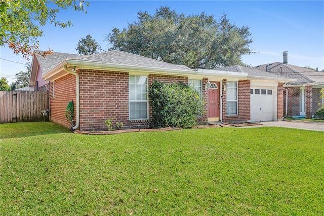 ranch-style home featuring a front lawn