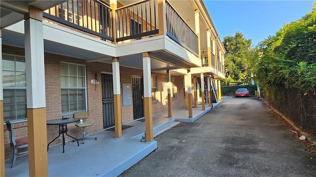 1114 N Dorgenois St, New Orleans, LA 70119 - exterior space featuring a balcony