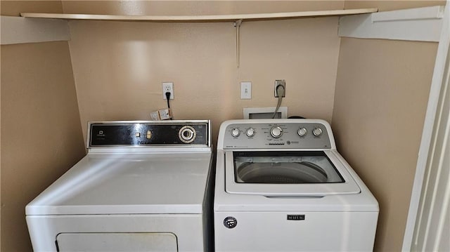 1114 N Dorgenois St, New Orleans, LA 70119 - washroom with washing machine and dryer and laundry area
