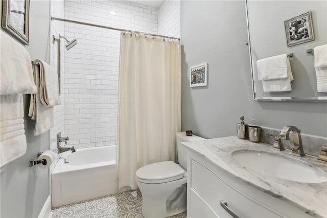 full bathroom with shower / bath combo with shower curtain, vanity, and toilet