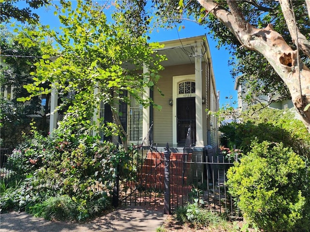 view of front of property