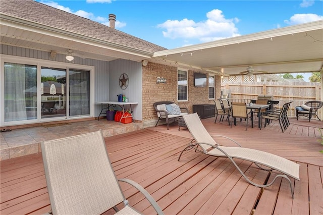 deck with ceiling fan