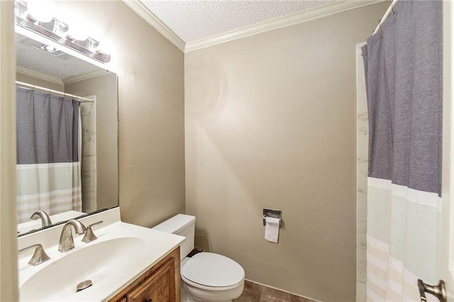 bathroom featuring a textured ceiling, a shower with shower curtain, toilet, vanity, and ornamental molding