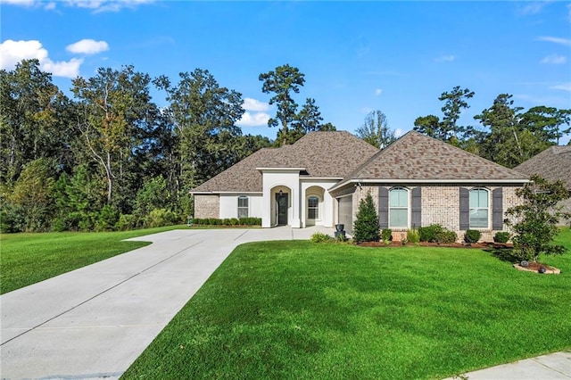 view of front of house with a front yard