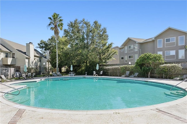 view of swimming pool