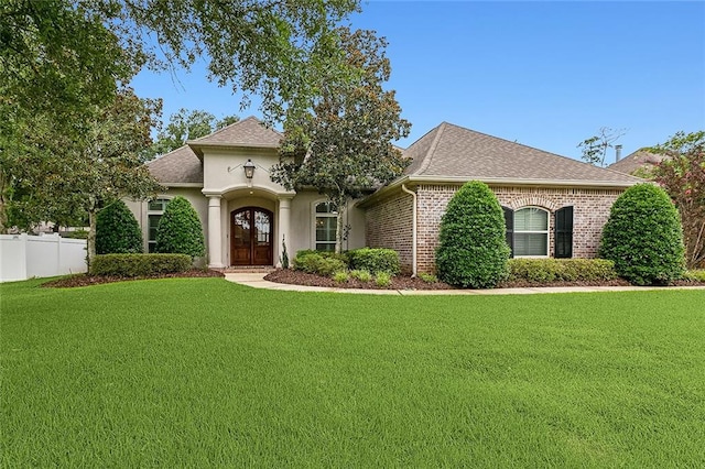 view of front of house with a front yard