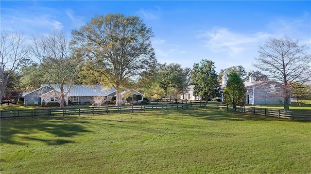 view of yard featuring a rural view