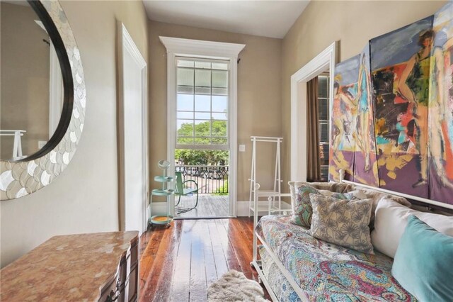 1214 Felicity St, New Orleans, LA 70130 - living area featuring hardwood / wood-style flooring and baseboards