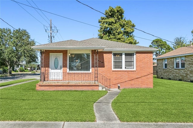 view of front of property with a front yard