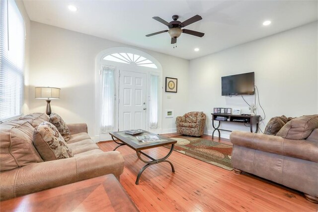 561214 Woodlawn Pl, New Orleans, LA 70124 - living area featuring ceiling fan, recessed lighting, wood finished floors, and baseboards