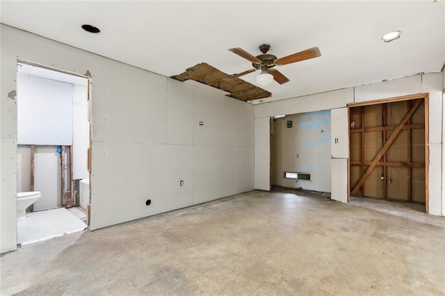 unfurnished room featuring ceiling fan