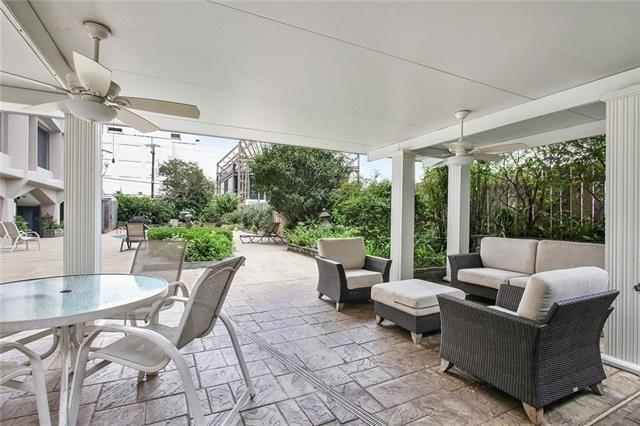 view of patio featuring an outdoor hangout area and ceiling fan