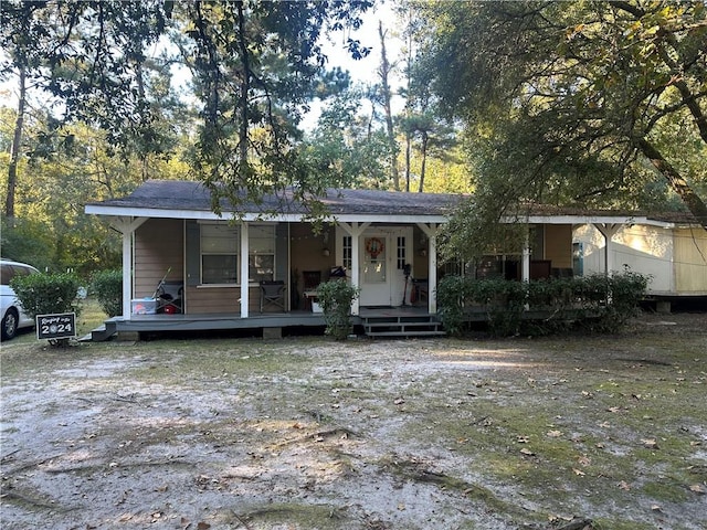 view of front facade featuring a porch