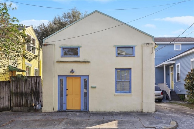 view of front of property