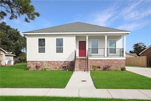 view of front of house with a front yard