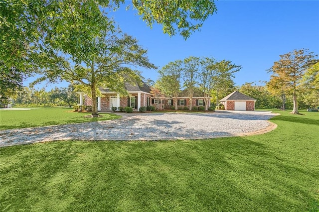 view of front of home featuring a front yard