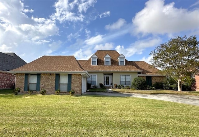 view of front of house featuring a front yard